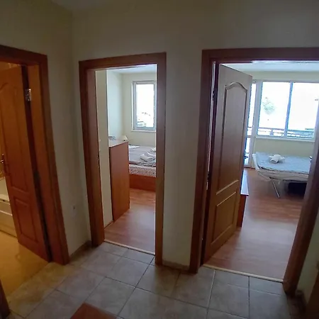 Sa Services Private Apartments, Eagle Rock Complex