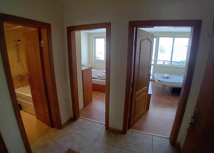 Sa Services Private Apartments, Eagle Rock Complex